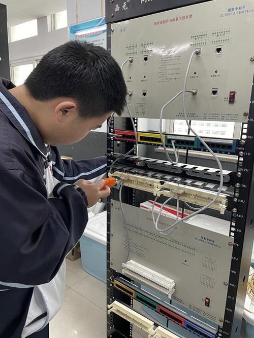争先竞逐技术精湛计算机网络专业测试链路端接与测试月赛